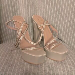 Lulu's Ivory Strappy Platform Heels - NIB sz 10